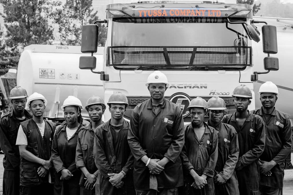 YYUSSA logistics crew and branded tank trailer